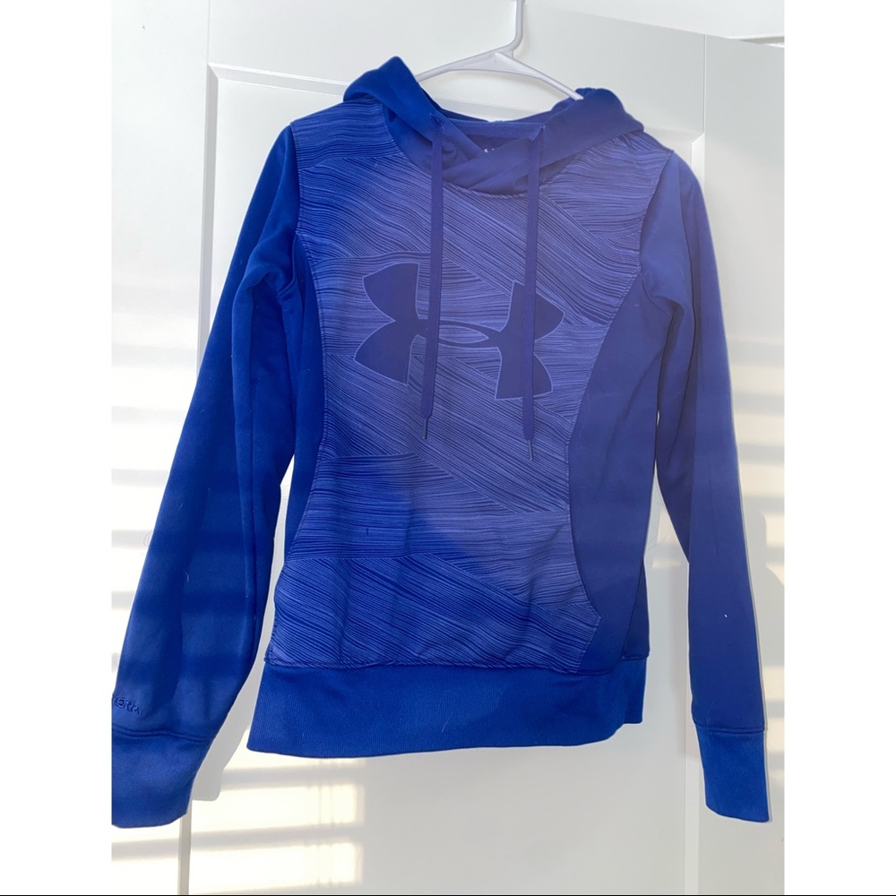 Blue women’s under armour sweatshirt